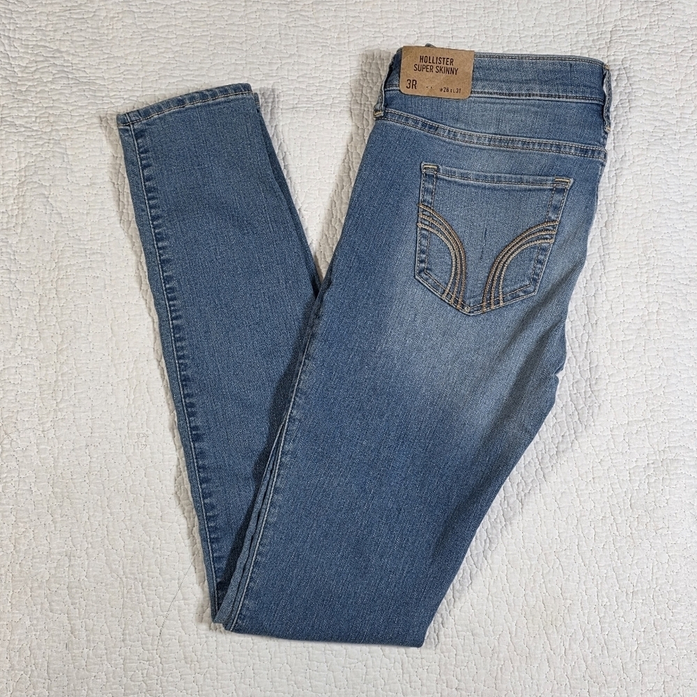 NWT Hollister Women's Distressed Light Blue Wash Super Skinny Jeans